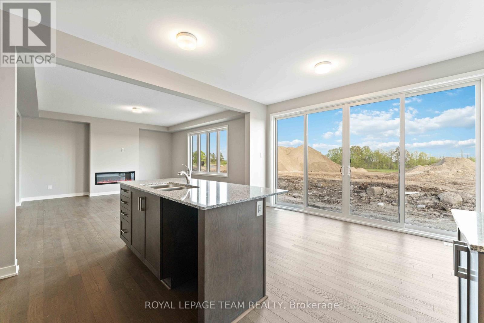 667 Fenwick Way E, Ottawa, Ontario  K2C 3H2 - Photo 8 - X12077872