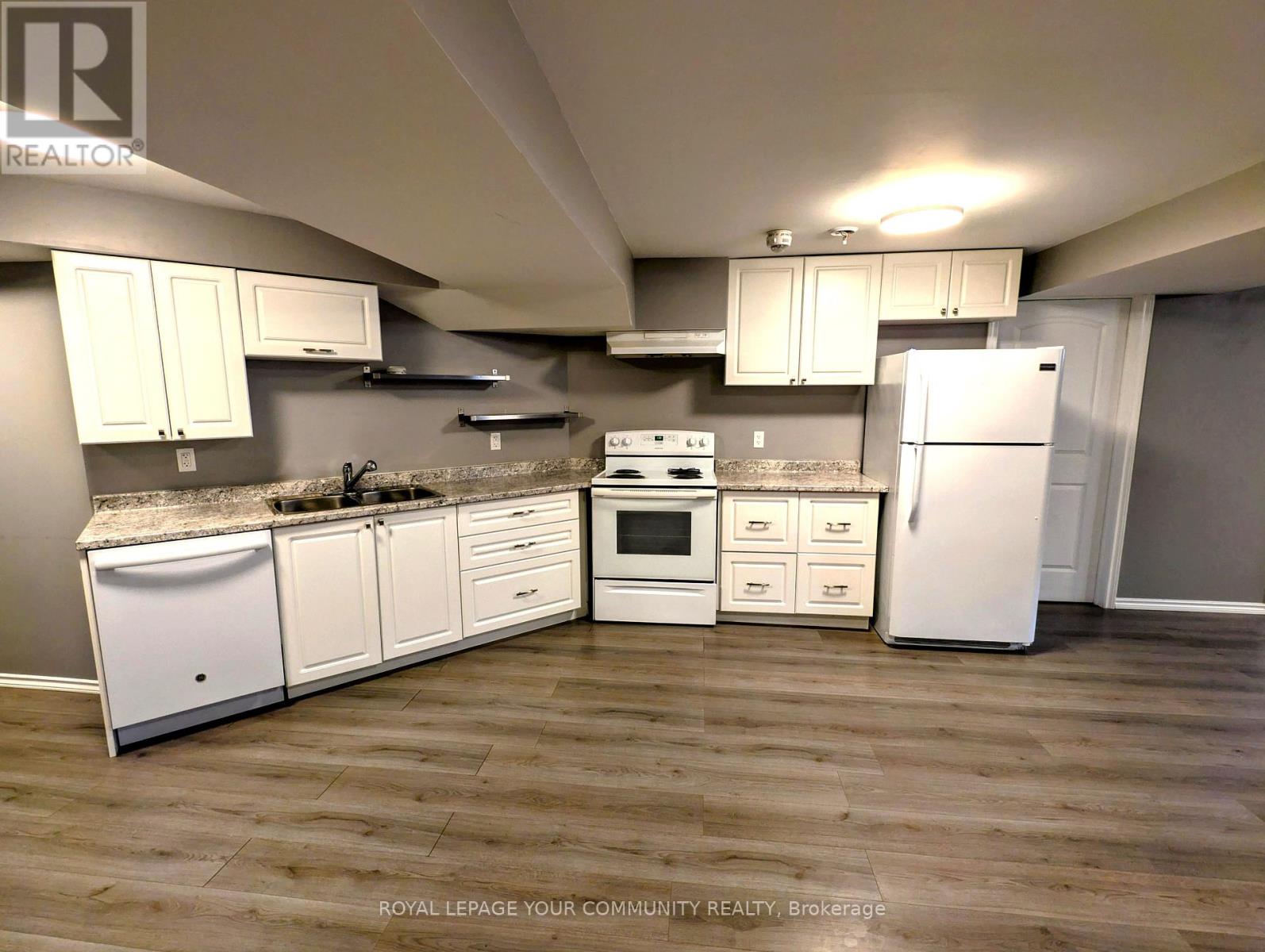 88 Bramsey Street, Georgina, Ontario  L0E 1R0 - Photo 5 - N12077860