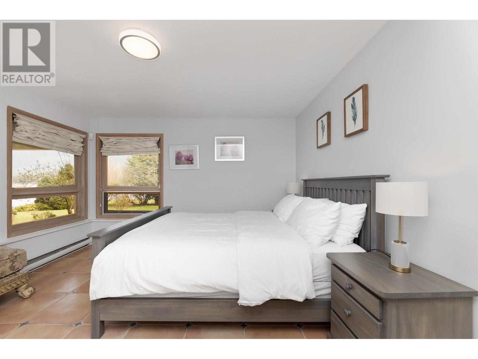 12879-12881 Sunshine Coast Highway, Madeira Park, British Columbia  V0N 2H1 - Photo 29 - R2988205