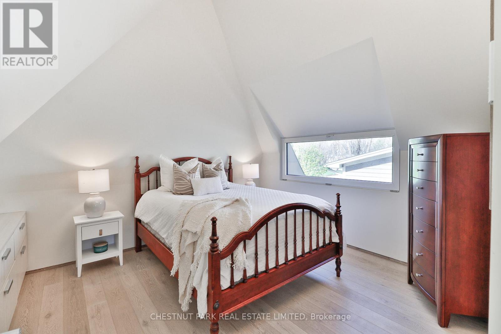 1427 Birch Avenue, Burlington (Brant), Ontario  L7S 1J4 - Photo 34 - W12077866