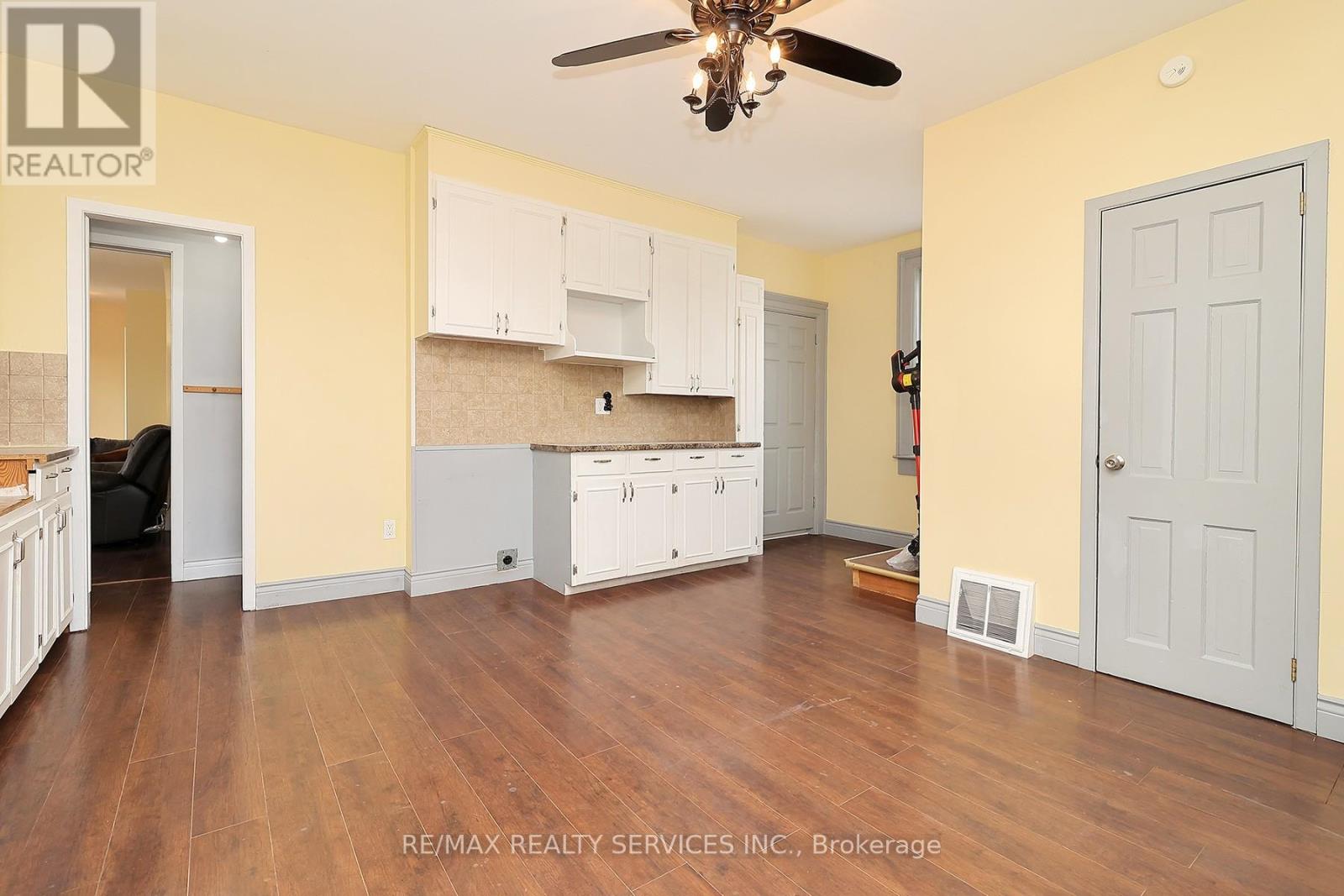 240 Freelton Road, Hamilton (Freelton), Ontario  L8B 0Z5 - Photo 12 - X12077831