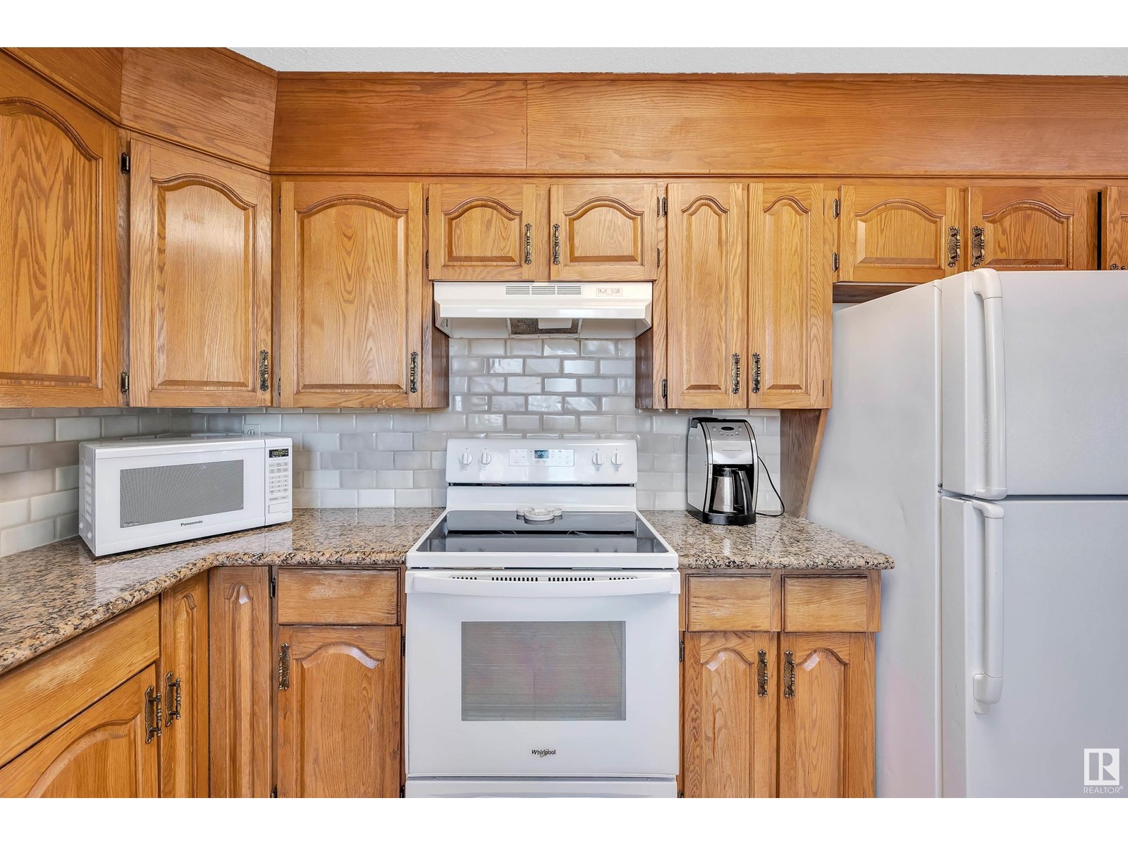 Property at 1065 56 ST NW image 3