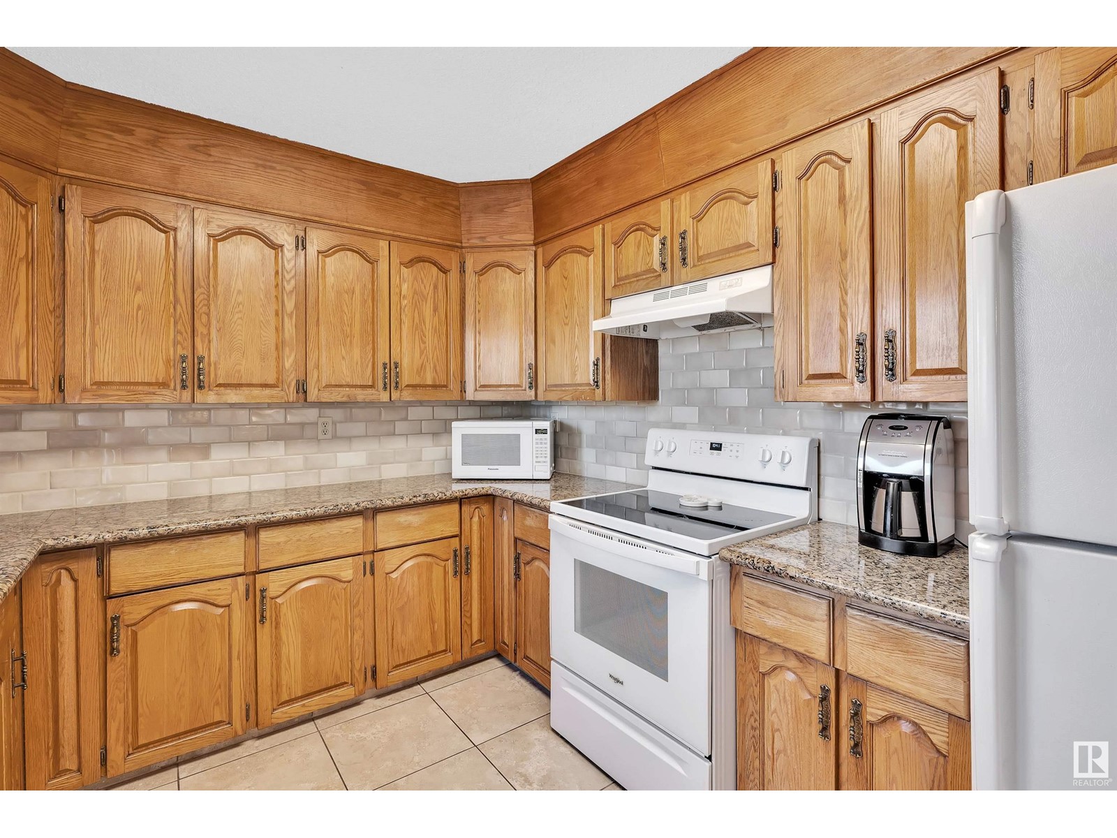 Property at 1065 56 ST NW image 2