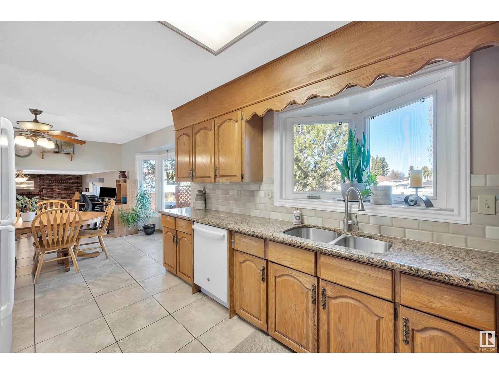 Property at 1065 56 ST NW image 5