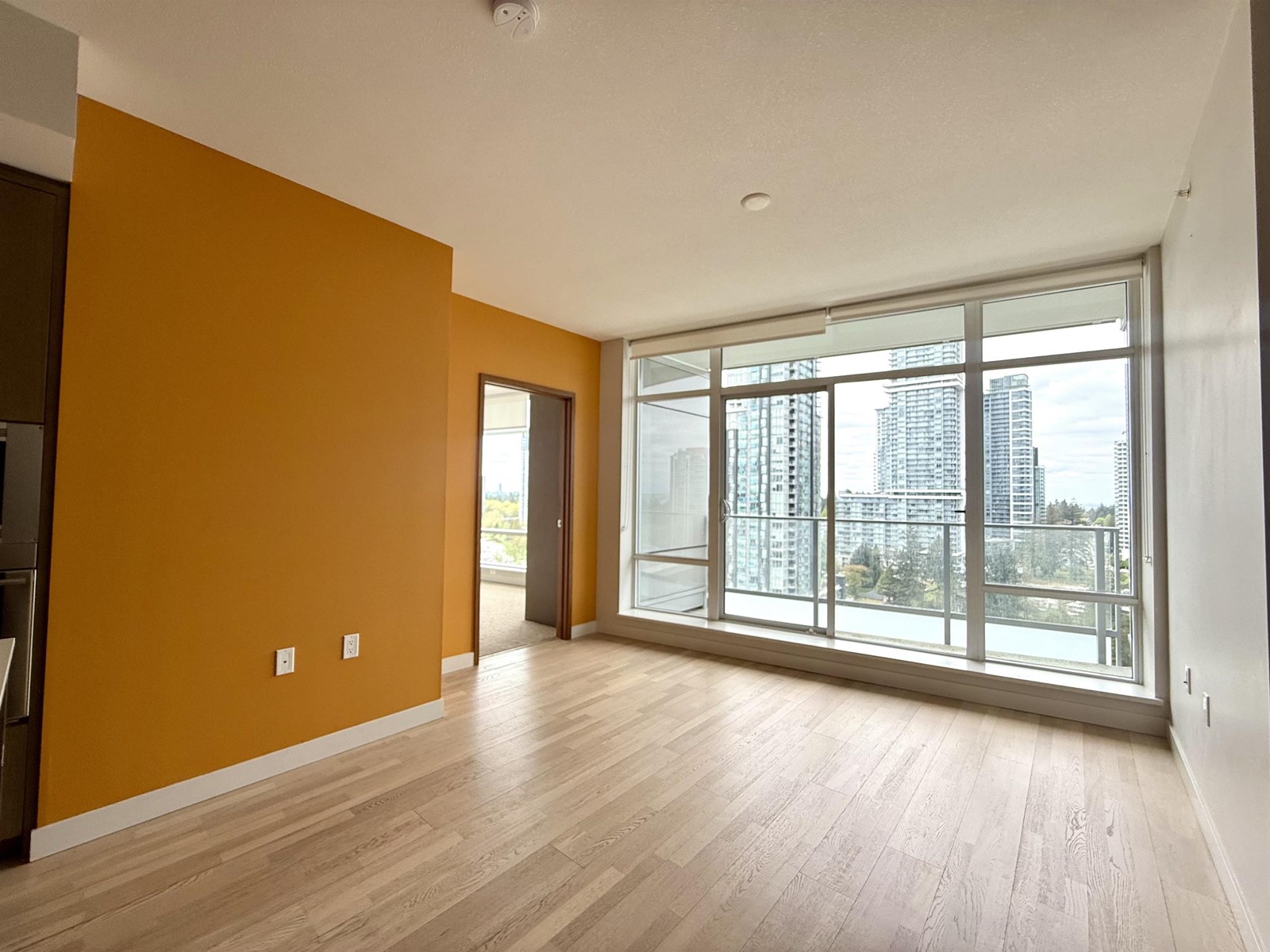 1606 13495 Central Avenue, Surrey, British Columbia  V3T 0K2 - Photo 6 - R2989305