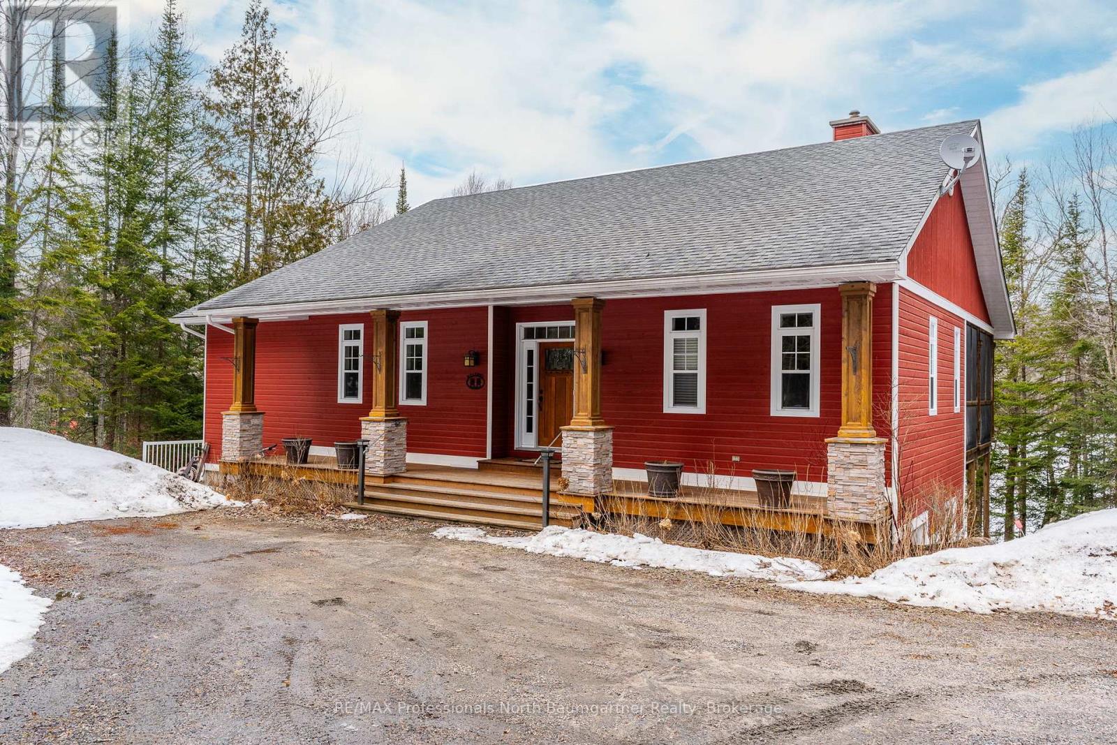 1027 Tadmore Trail, Dysart Et Al, Ontario  K0M 1S0 - Photo 2 - X12077965