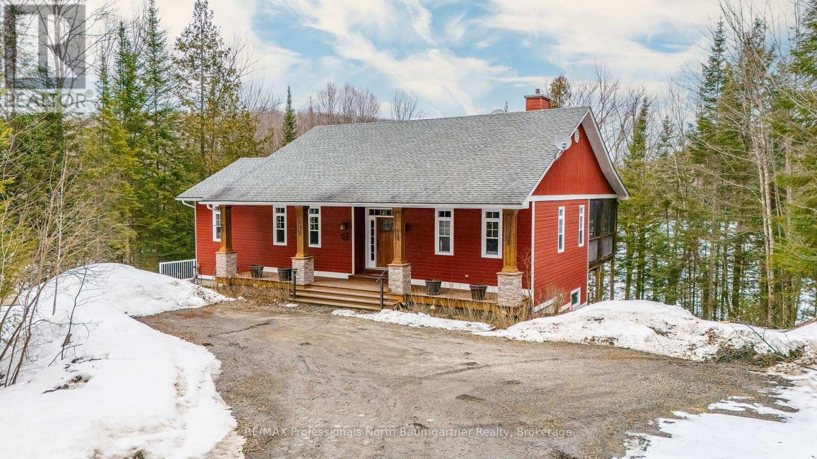 1027 Tadmore Trail, Dysart Et Al, Ontario  K0M 1S0 - Photo 38 - X12077965
