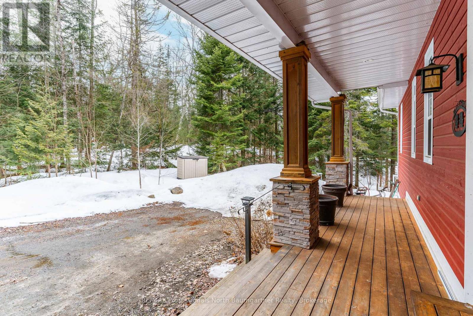 1027 Tadmore Trail, Dysart Et Al, Ontario  K0M 1S0 - Photo 39 - X12077965