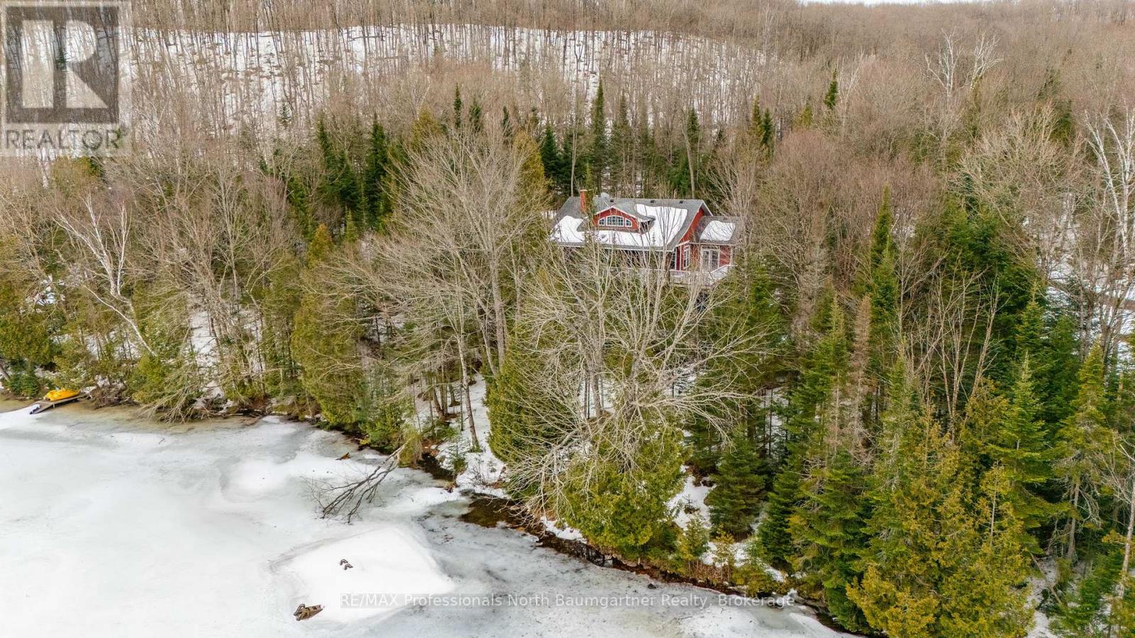 1027 Tadmore Trail, Dysart Et Al, Ontario  K0M 1S0 - Photo 44 - X12077965