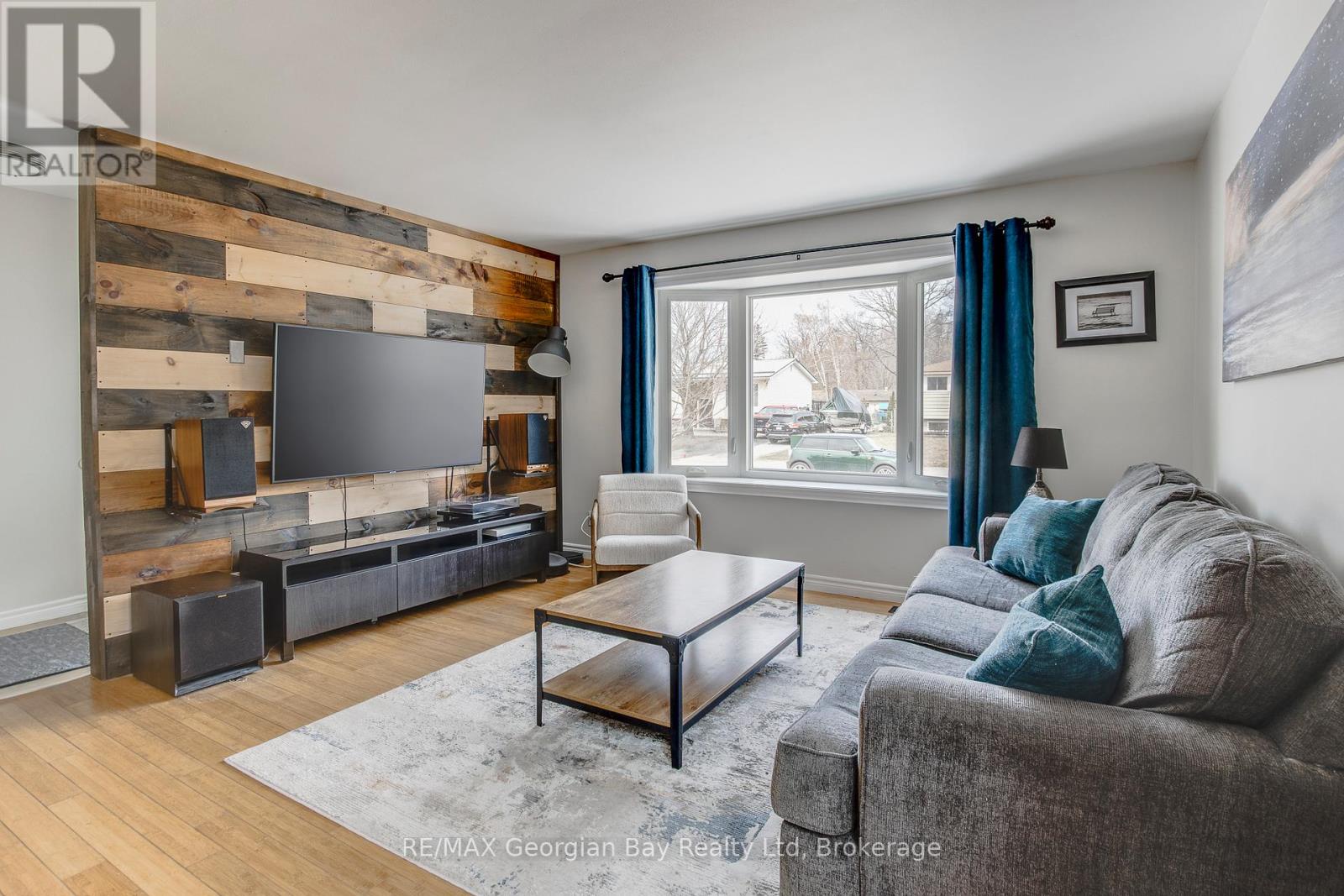 44 Hill Top Drive, Penetanguishene, Ontario  L9M 1H9 - Photo 7 - S12077976