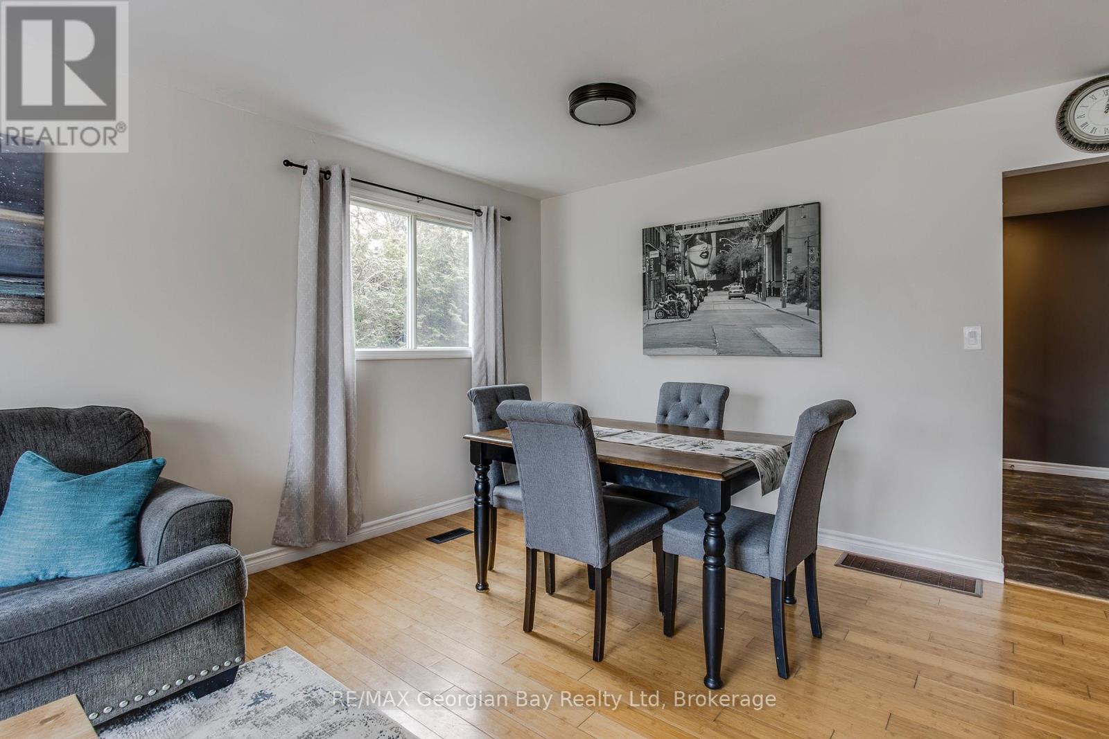 44 Hill Top Drive, Penetanguishene, Ontario  L9M 1H9 - Photo 8 - S12077976