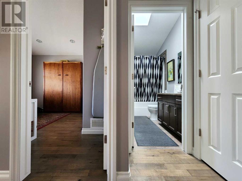 Property at 295 Canyon Boulevard W image 3