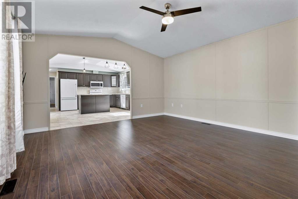 4924 Dorchester Avenue, Red Deer, Alberta  T4R 2Z8 - Photo 7 - A2210422