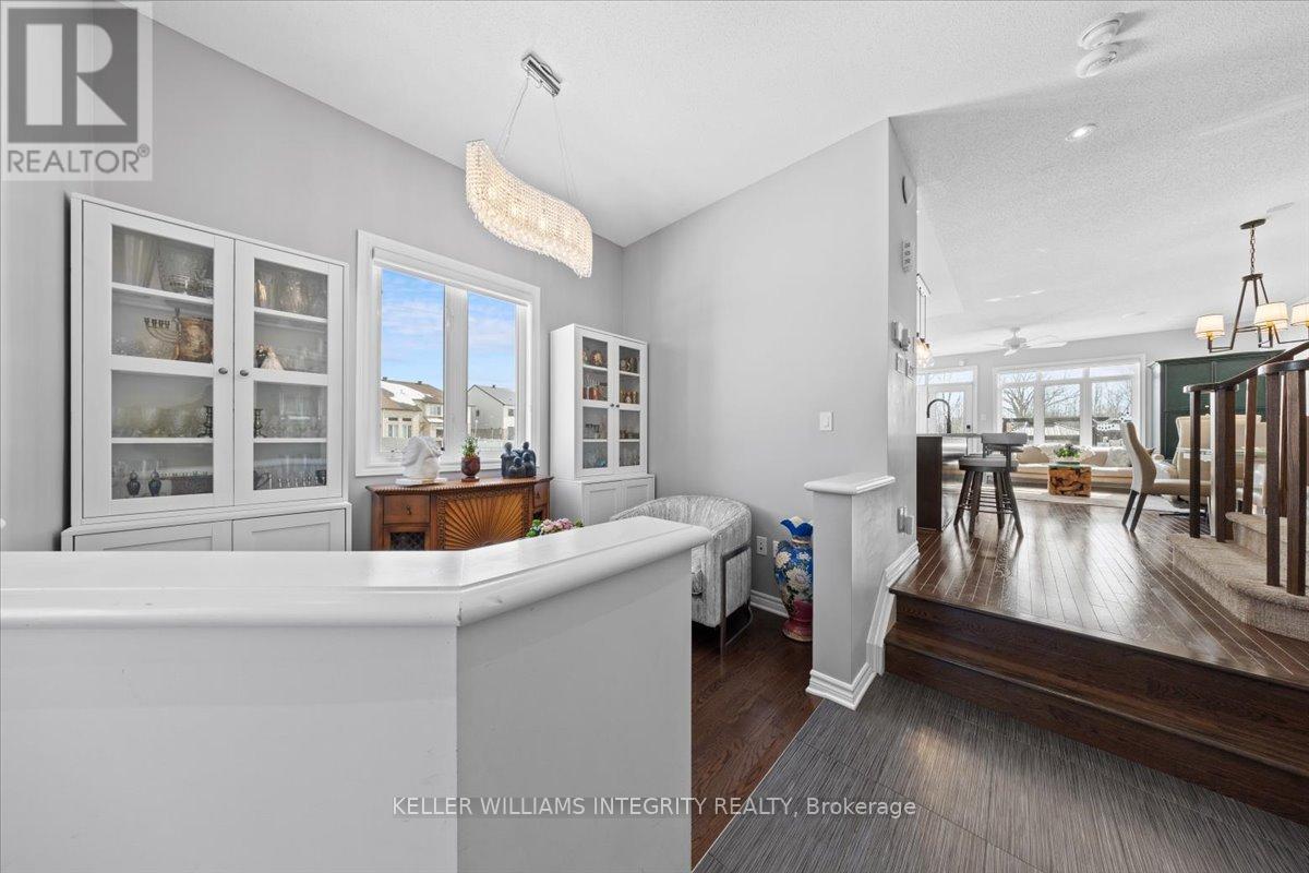 Property at 381 COOKS MILL CRESCENT image 3