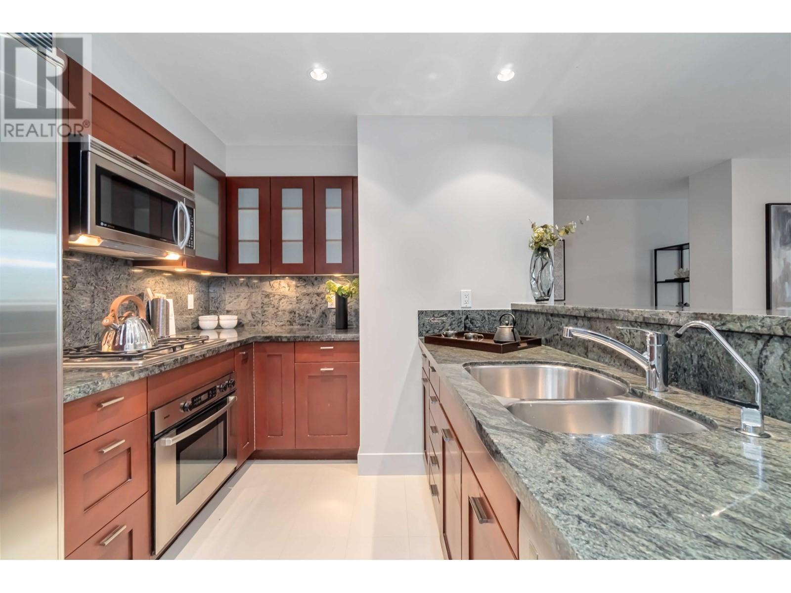 Listing Picture 15 of 36 : 1007 590 NICOLA STREET, Vancouver / 溫哥華 - 魯藝地產 Yvonne Lu Group - MLS Medallion Club Member