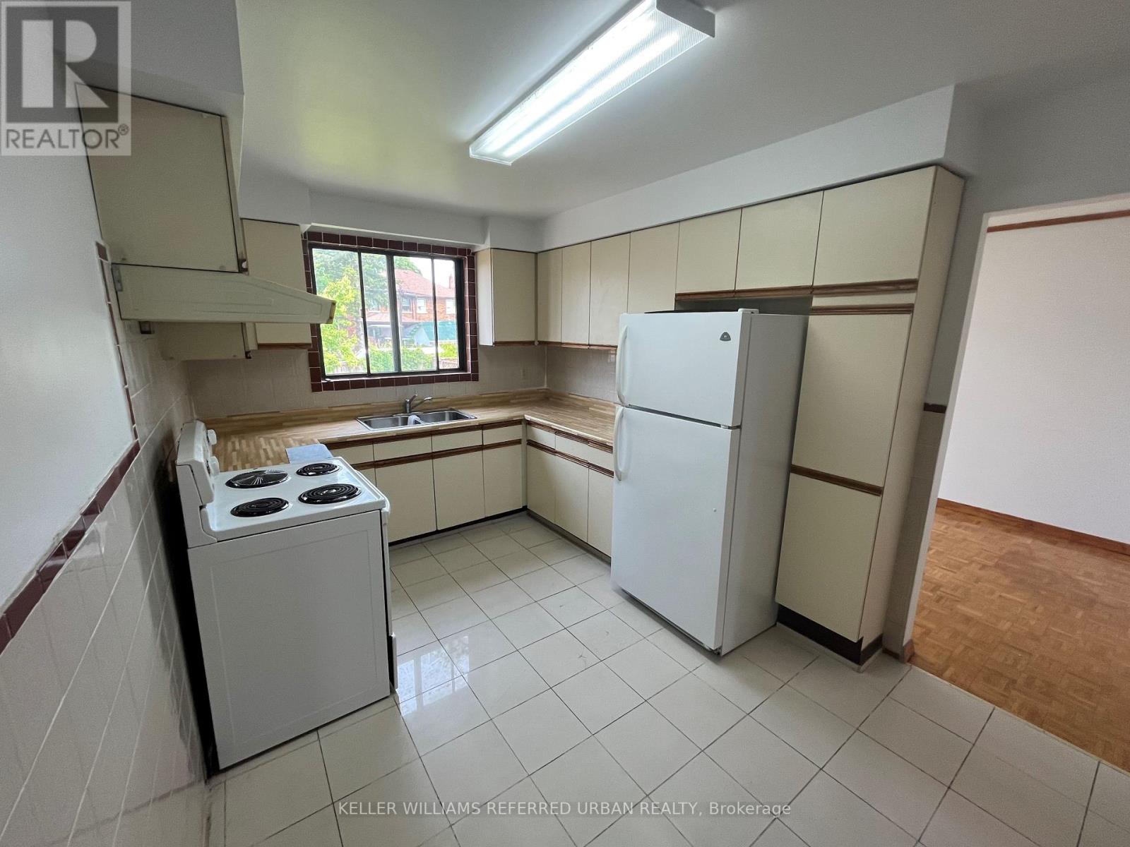 Main - 222 Mortimer Avenue, Toronto, Ontario  M4J 2C5 - Photo 3 - E12077931