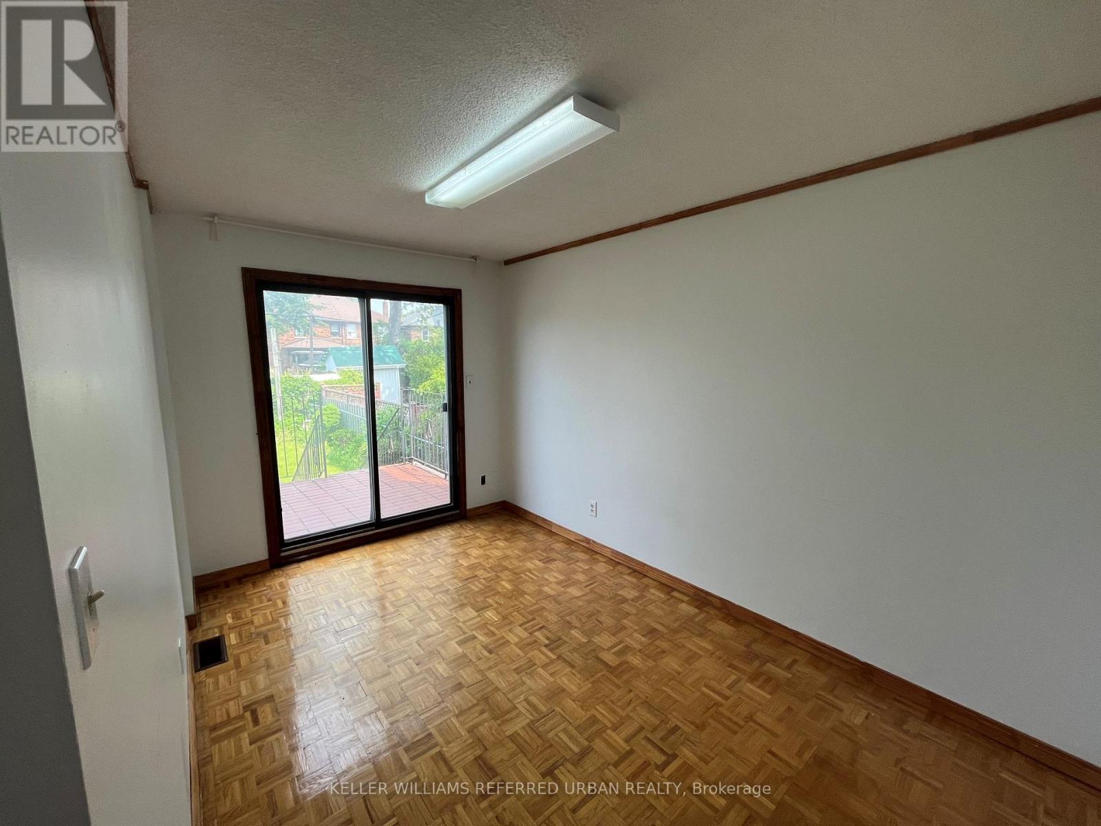 Main - 222 Mortimer Avenue, Toronto, Ontario  M4J 2C5 - Photo 5 - E12077931