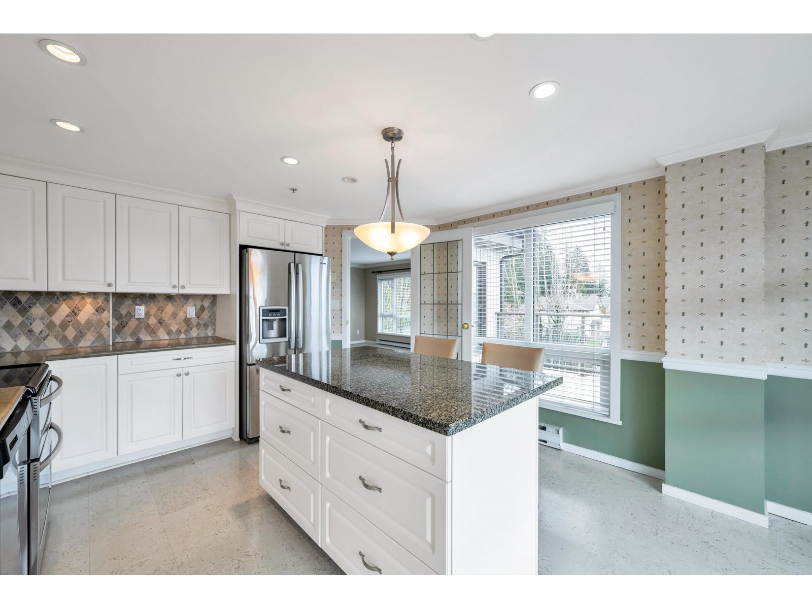 404 9978 148 Street, Surrey, British Columbia  V3R 0P9 - Photo 4 - R2989404