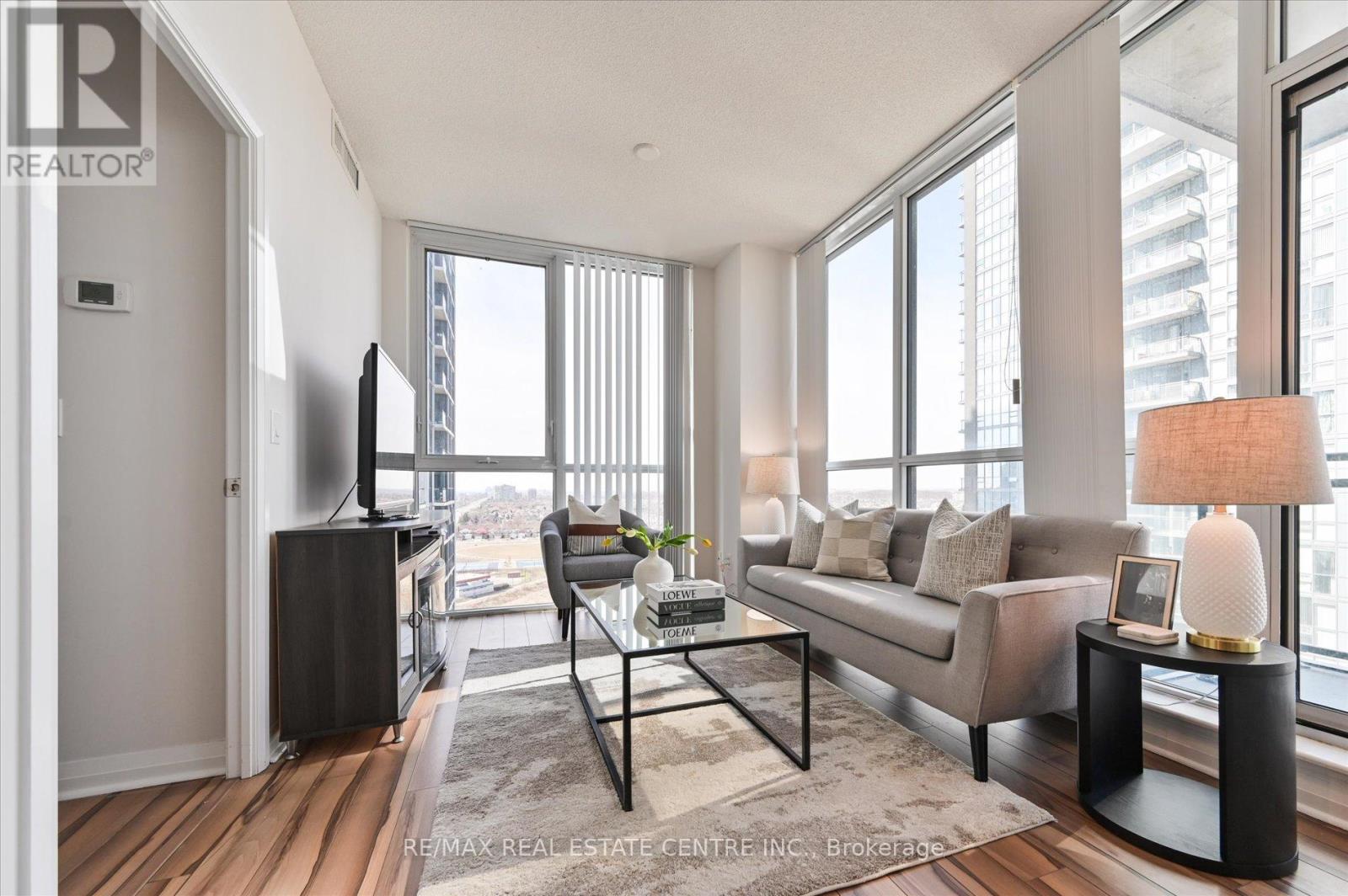 1402 - 55 Eglinton Avenue W, Mississauga, Ontario  L5R 0E4 - Photo 18 - W12077942