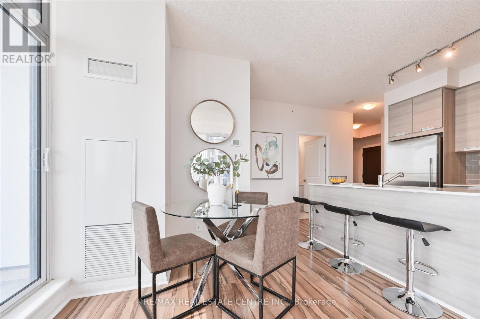 1402 - 55 Eglinton Avenue W, Mississauga, Ontario  L5R 0E4 - Photo 21 - W12077942