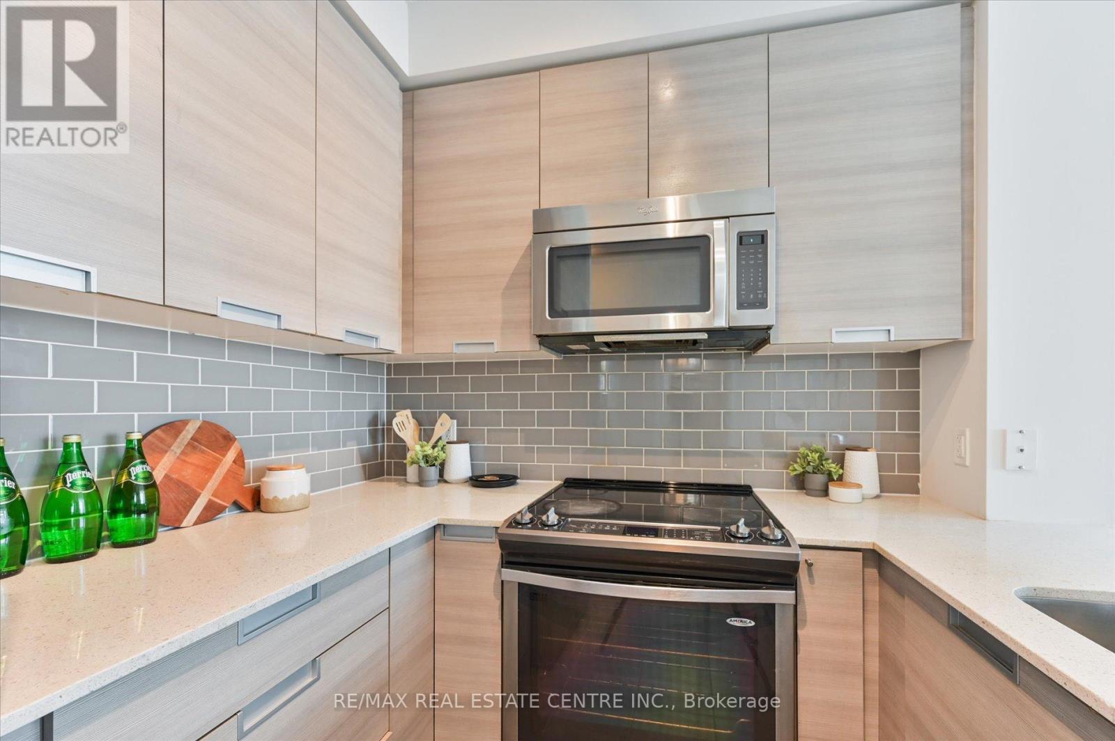 1402 - 55 Eglinton Avenue W, Mississauga, Ontario  L5R 0E4 - Photo 4 - W12077942