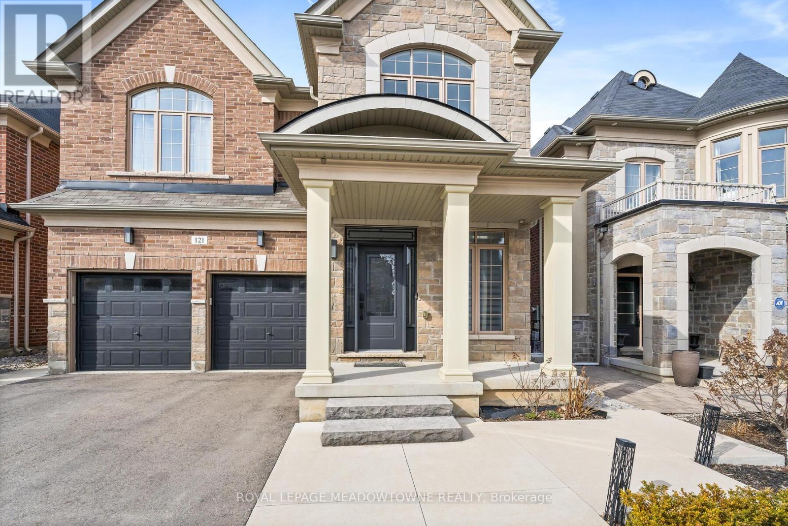 Property at 121 UPPER CANADA COURT image 2