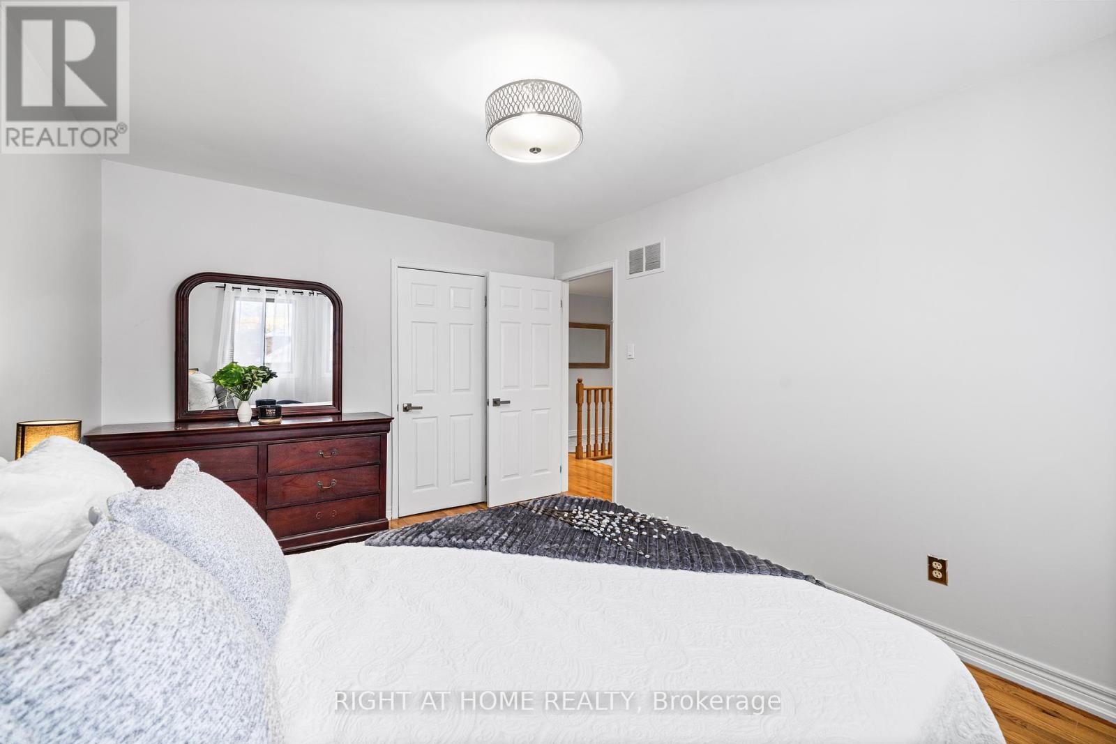 4469 Idlewilde Crescent, Mississauga, Ontario  L5M 4E8 - Photo 34 - W12078004