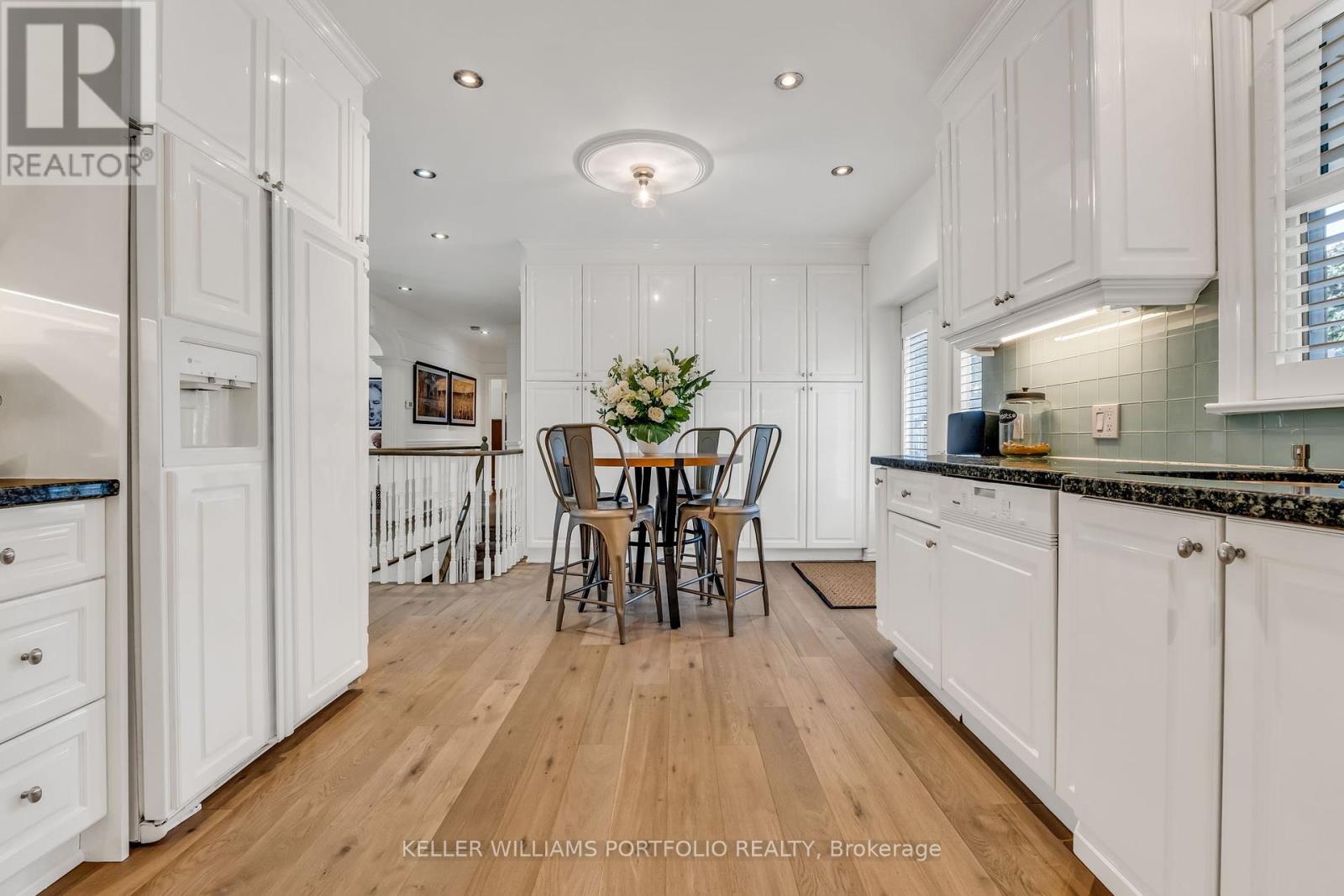 1123 Lakeshore Road E, Oakville (Oo Old Oakville), Ontario  L6J 1K9 - Photo 11 - W12078047