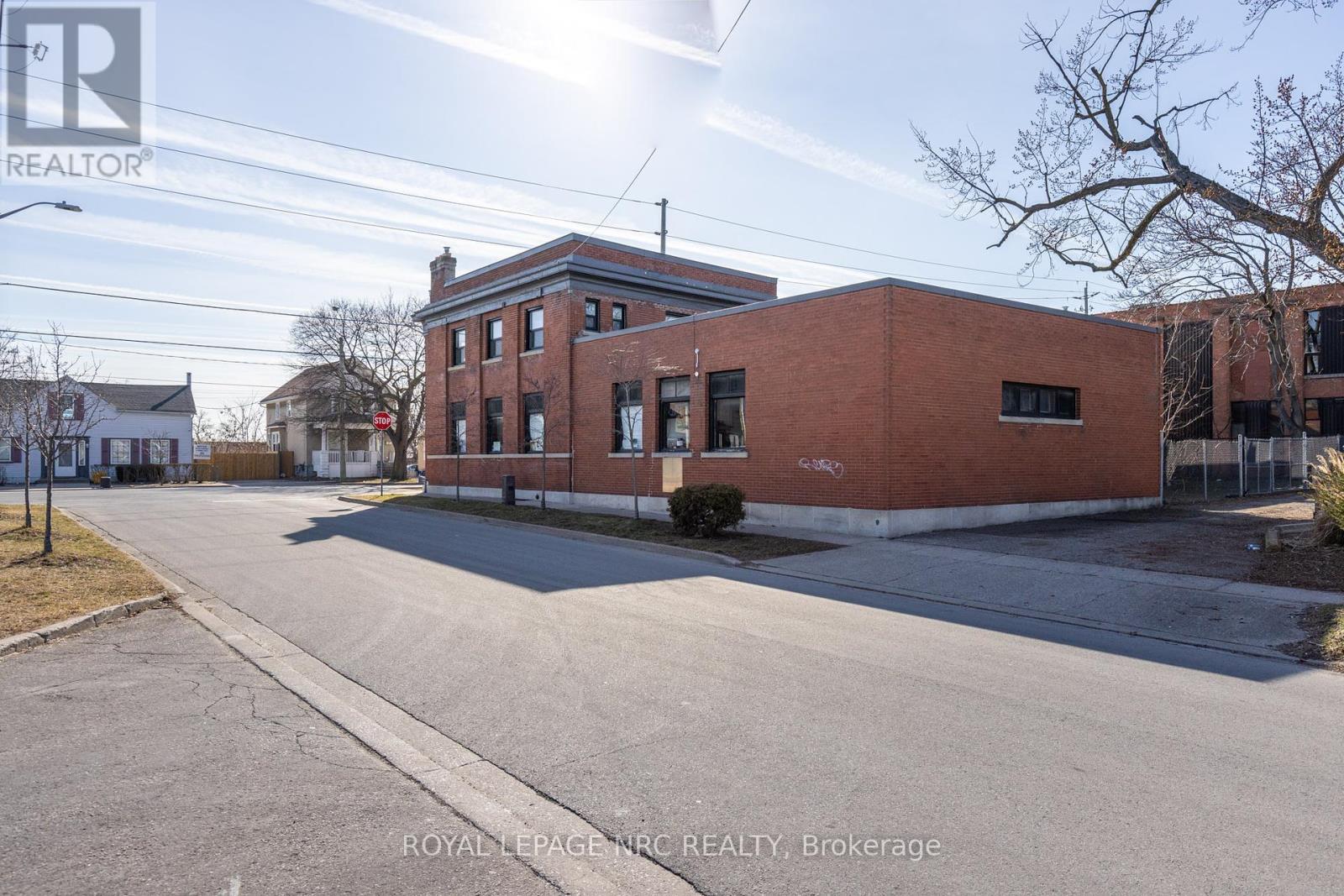 255 Church Street, St. Catharines, Ontario  L2R 3E8 - Photo 4 - X12078054