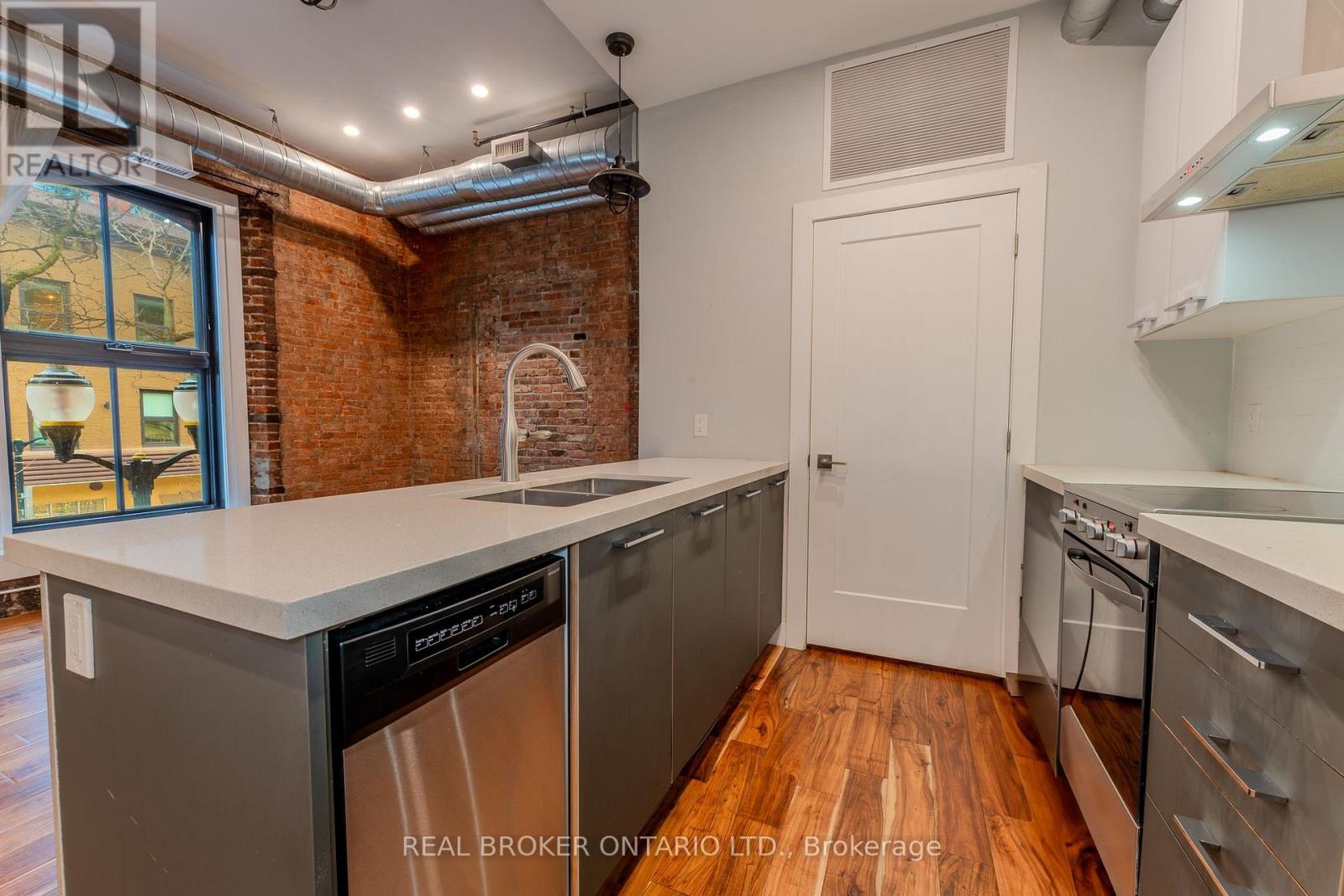 202 - 85 King Street E, Hamilton, Ontario  L8N 1A9 - Photo 4 - X12054234