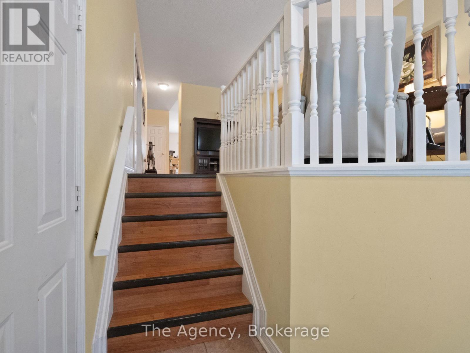 Property at 4344 SOUTHERLAND COURT image 3