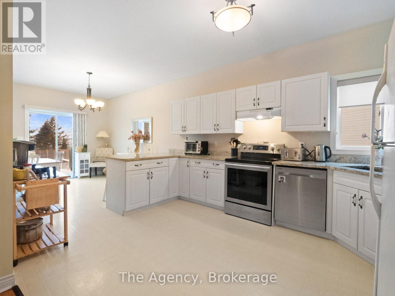 4344 Southerland Court, Niagara Falls, Ontario  L2G 7W4 - Photo 8 - X11994193