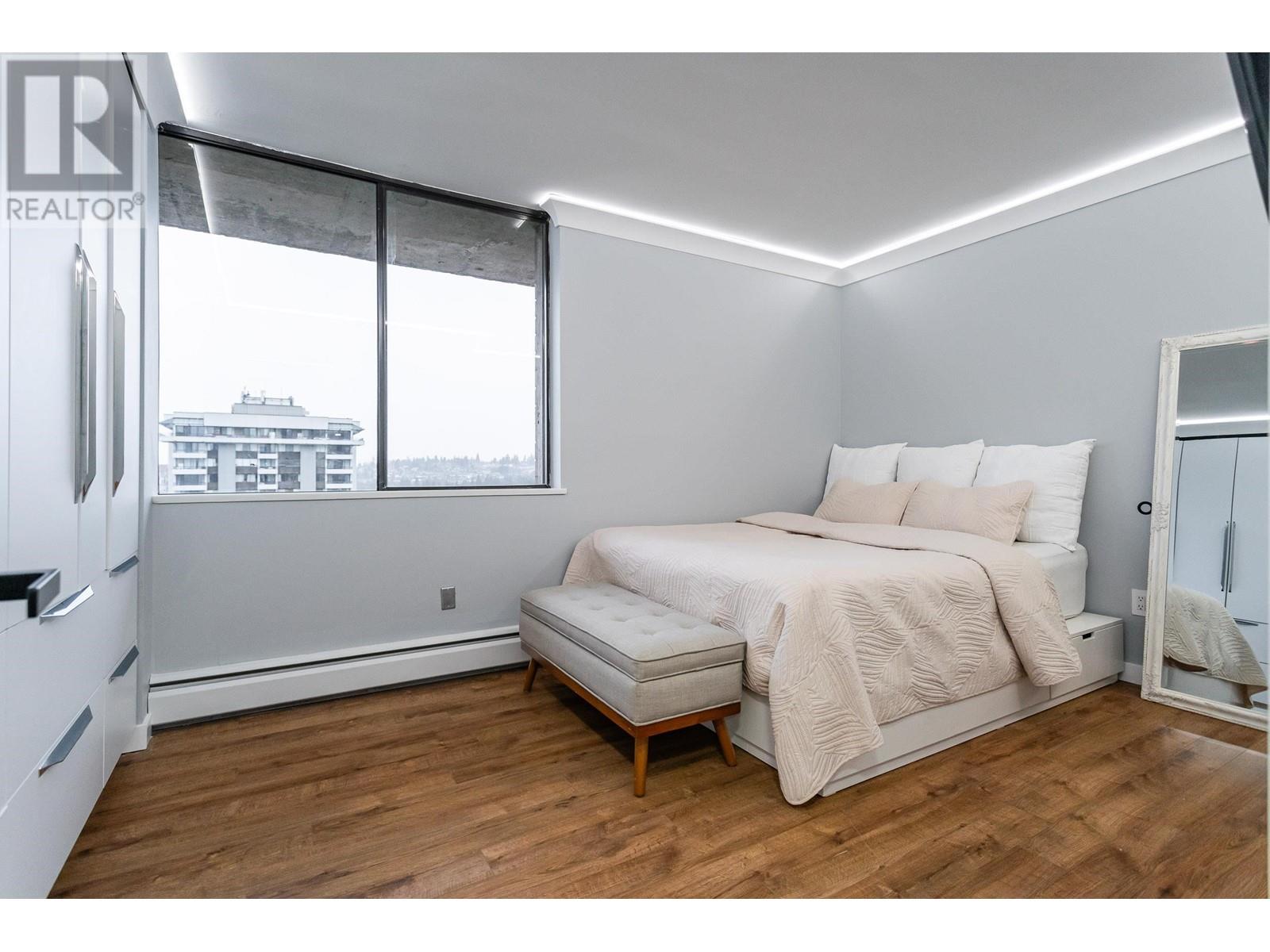 Listing Picture 13 of 39 : 2205 3771 BARTLETT COURT, Burnaby / 本拿比 - 魯藝地產 Yvonne Lu Group - MLS Medallion Club Member