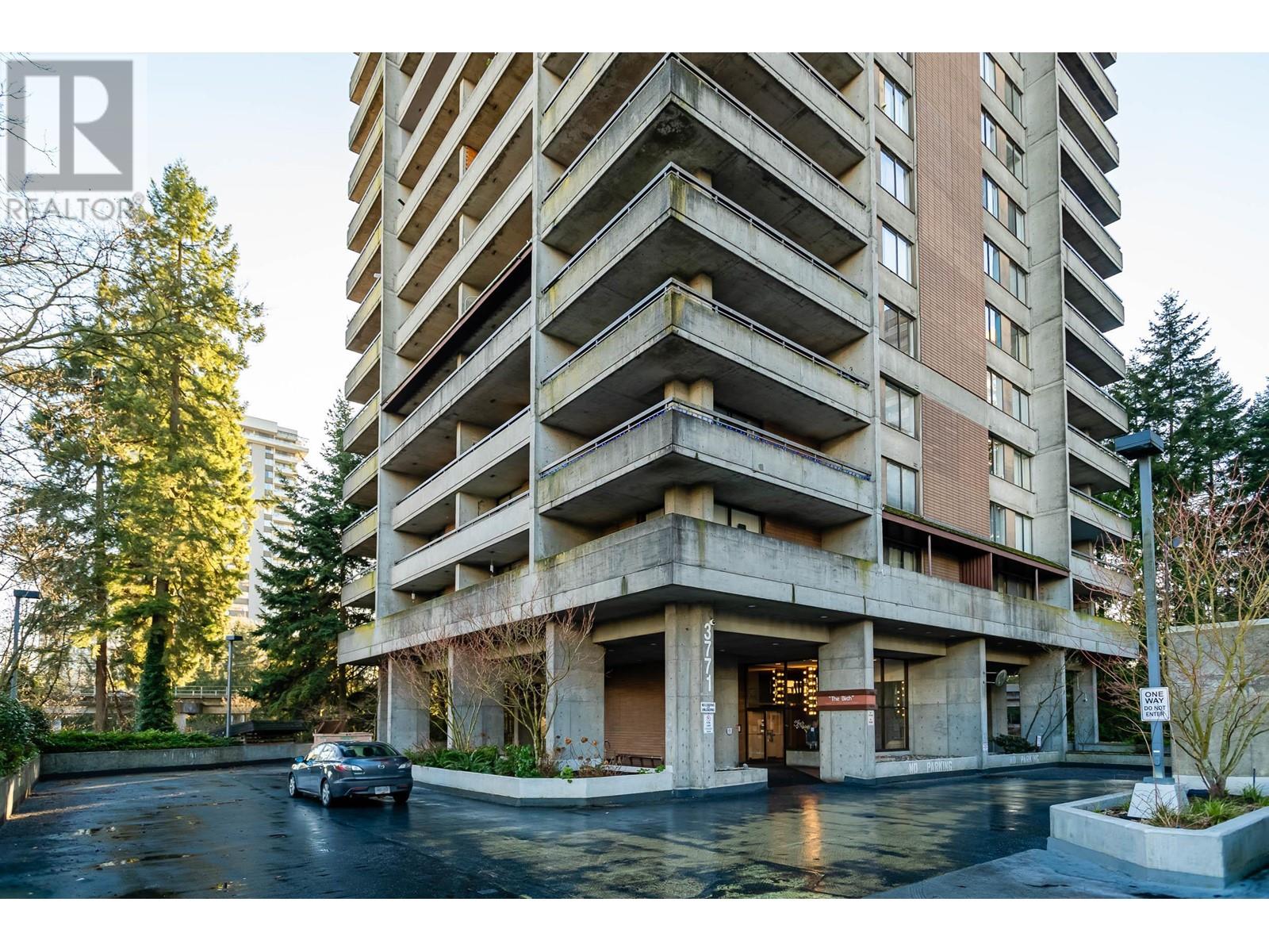 Listing Picture 3 of 39 : 2205 3771 BARTLETT COURT, Burnaby / 本拿比 - 魯藝地產 Yvonne Lu Group - MLS Medallion Club Member