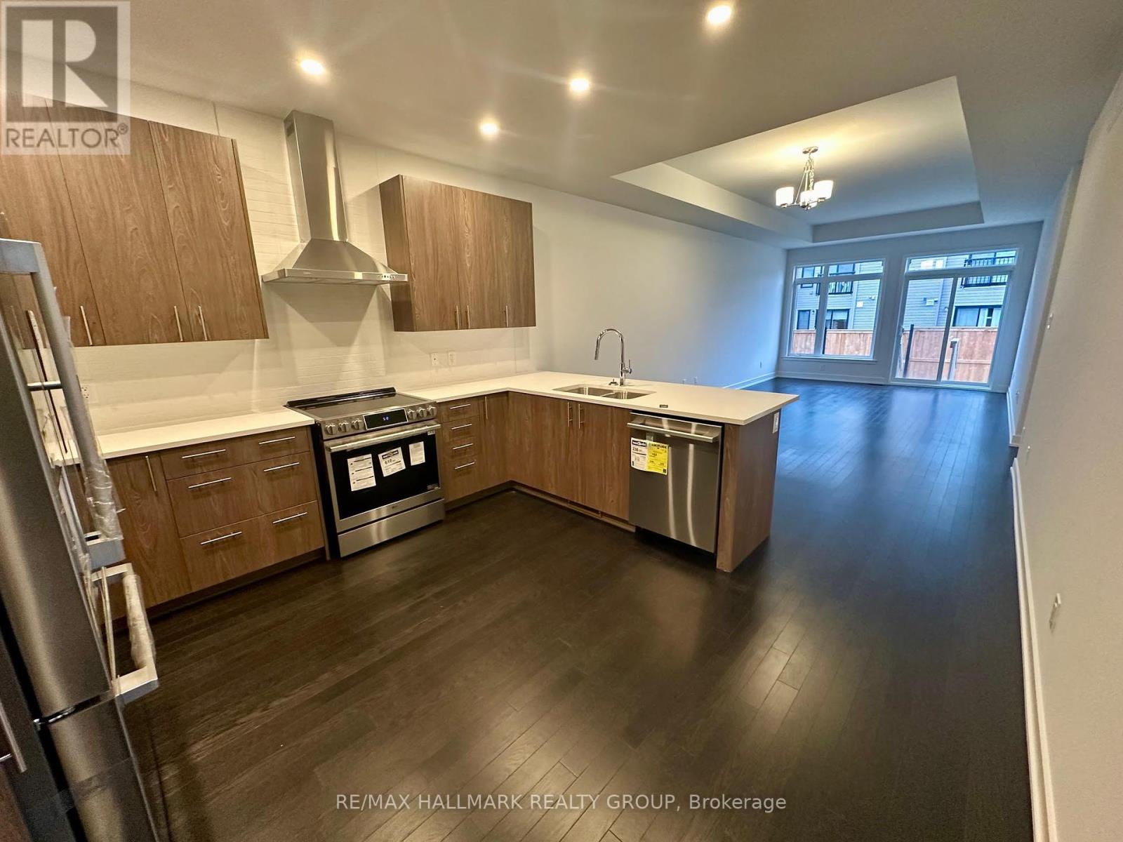 Property at 563 KNOTRIDGE STREET image 4