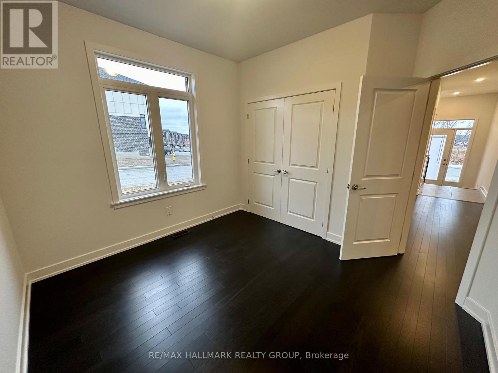 Property at 563 KNOTRIDGE STREET image 5