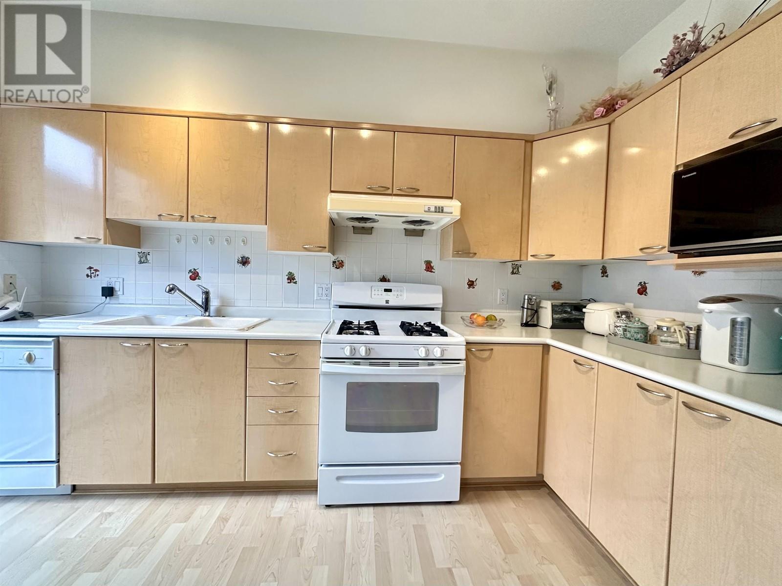 139 3880 Westminster Highway, Richmond, British Columbia  V7C 5S1 - Photo 4 - R2989393