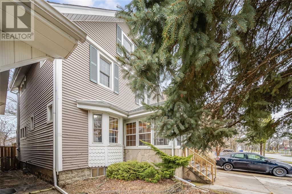 Property at 323 RANDOLPH image 3