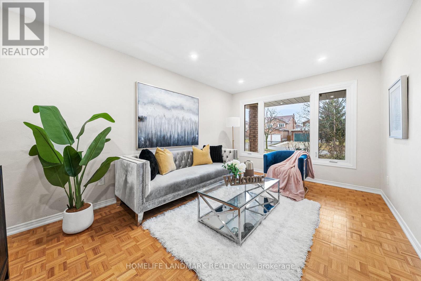 Property at 165 VALLEYWAY CRESCENT image 3