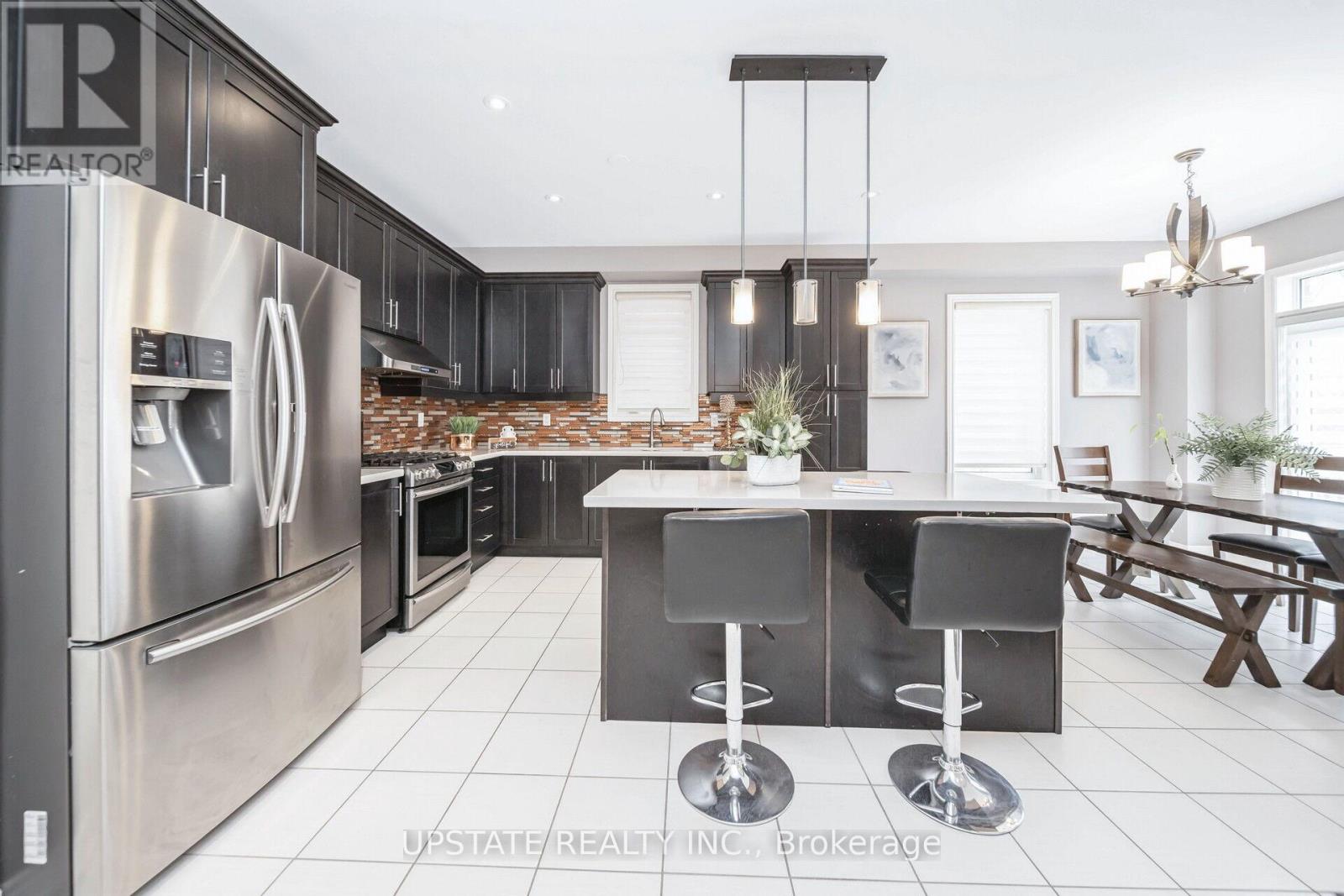 22 Allegro Drive, Brampton, Ontario  L6Y 5Y7 - Photo 8 - W12078068