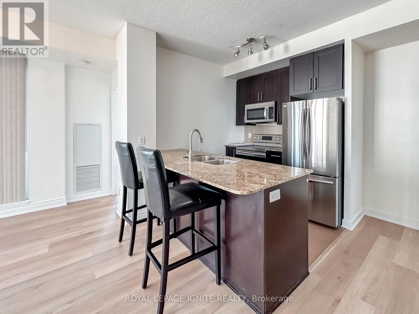 2002 - 4070 Confederation Parkway, Mississauga, Ontario  L5B 0E9 - Photo 10 - W12078102