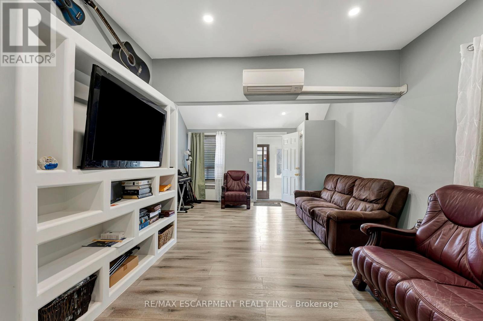 159 Grosvenor Avenue N, Hamilton, Ontario  L8L 7S7 - Photo 6 - X12078119