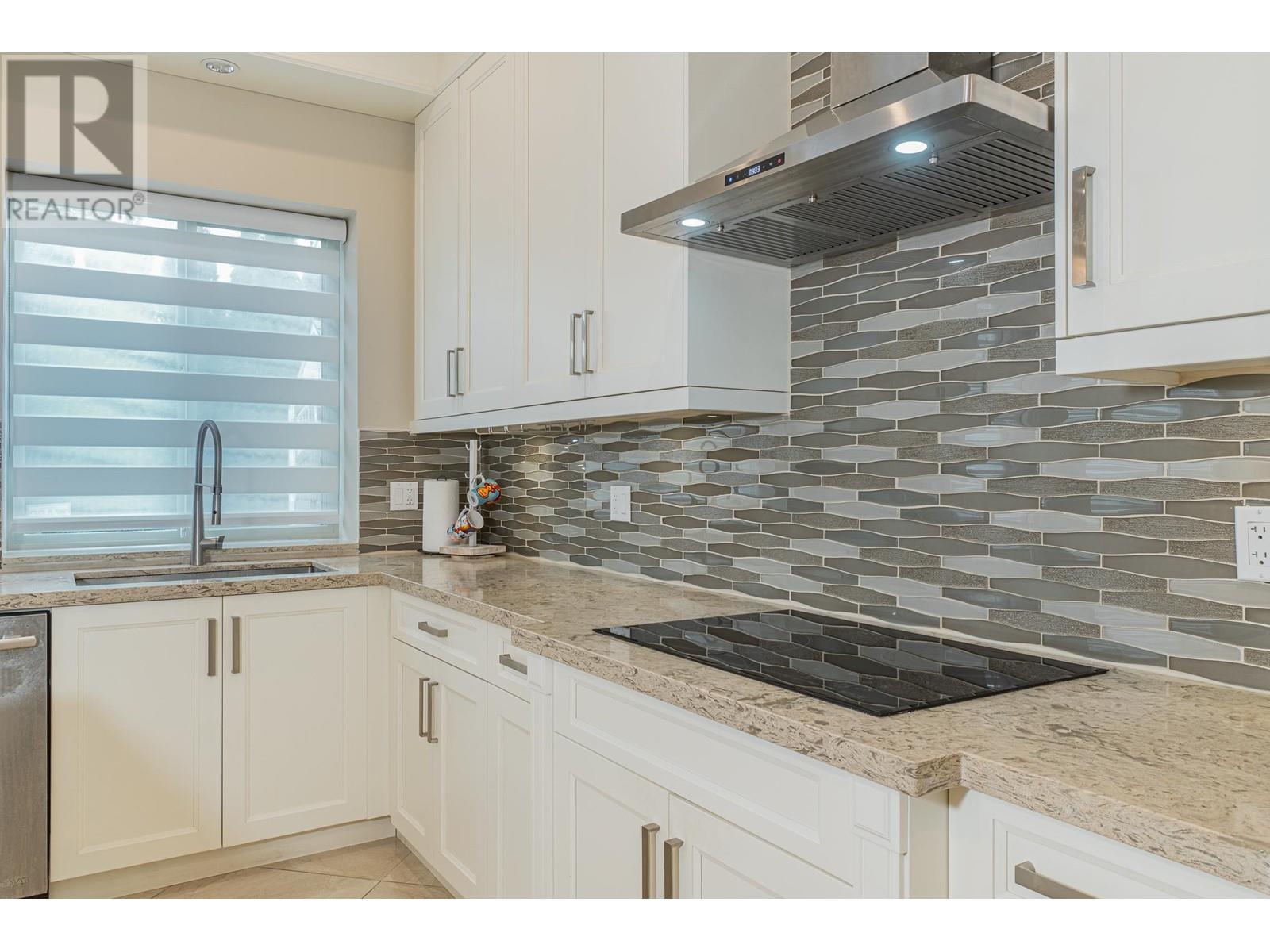 Listing Picture 17 of 40 : 7091 BRIDGE STREET, Richmond / 烈治文 - 魯藝地產 Yvonne Lu Group - MLS Medallion Club Member
