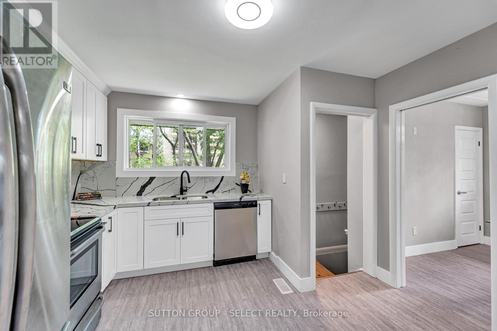 402 North Street, London, Ontario  N6K 2H6 - Photo 12 - X12078231
