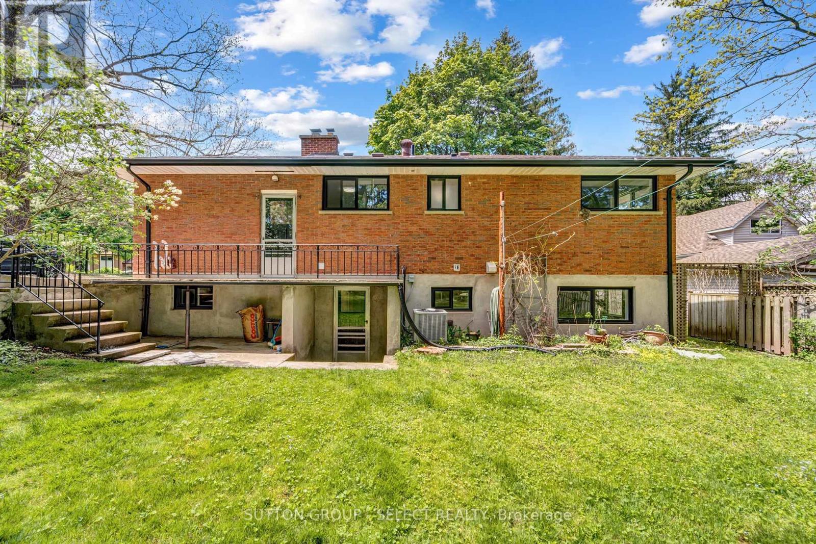402 North Street, London, Ontario  N6K 2H6 - Photo 3 - X12078231