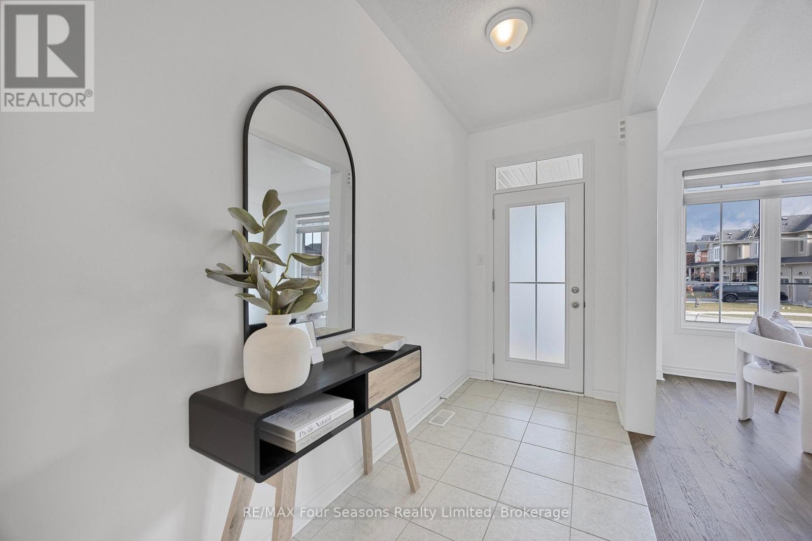 Property at 44 KIRBY AVENUE image 2