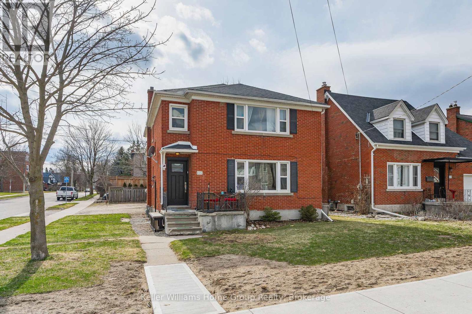 107 East Avenue, Kitchener, Ontario  N2H 1Y6 - Photo 2 - X12078152