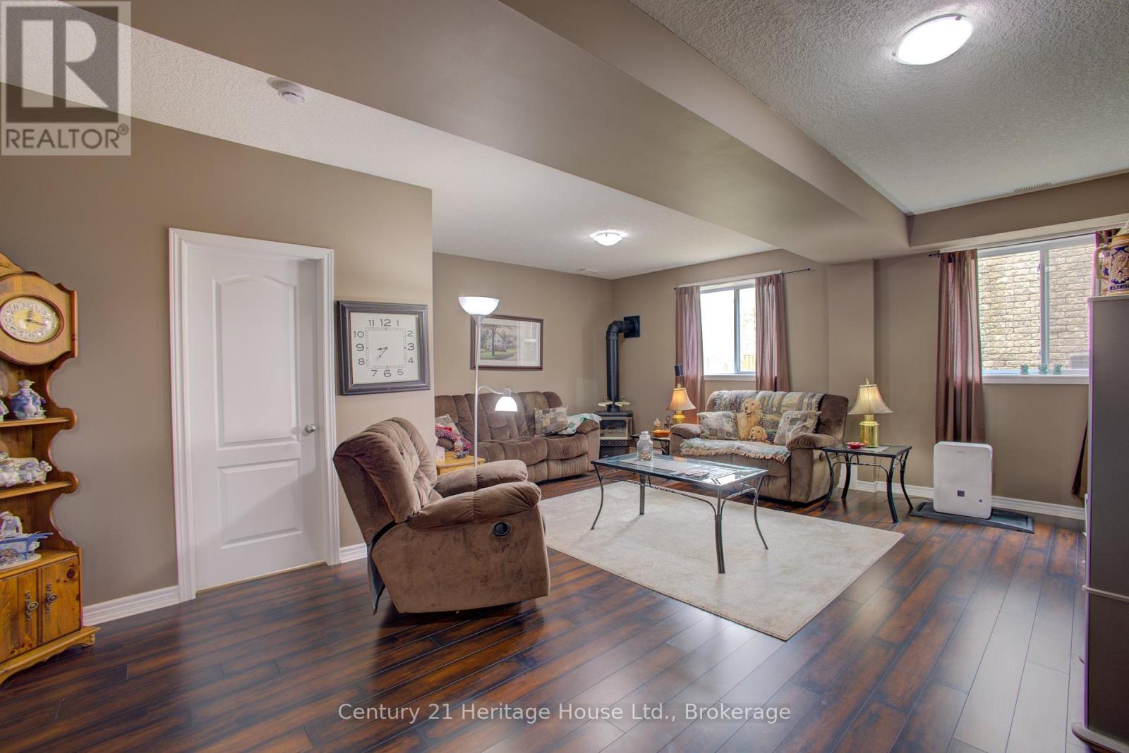 275 South Street E, West Grey, Ontario  N0G 1R0 - Photo 23 - X12078264