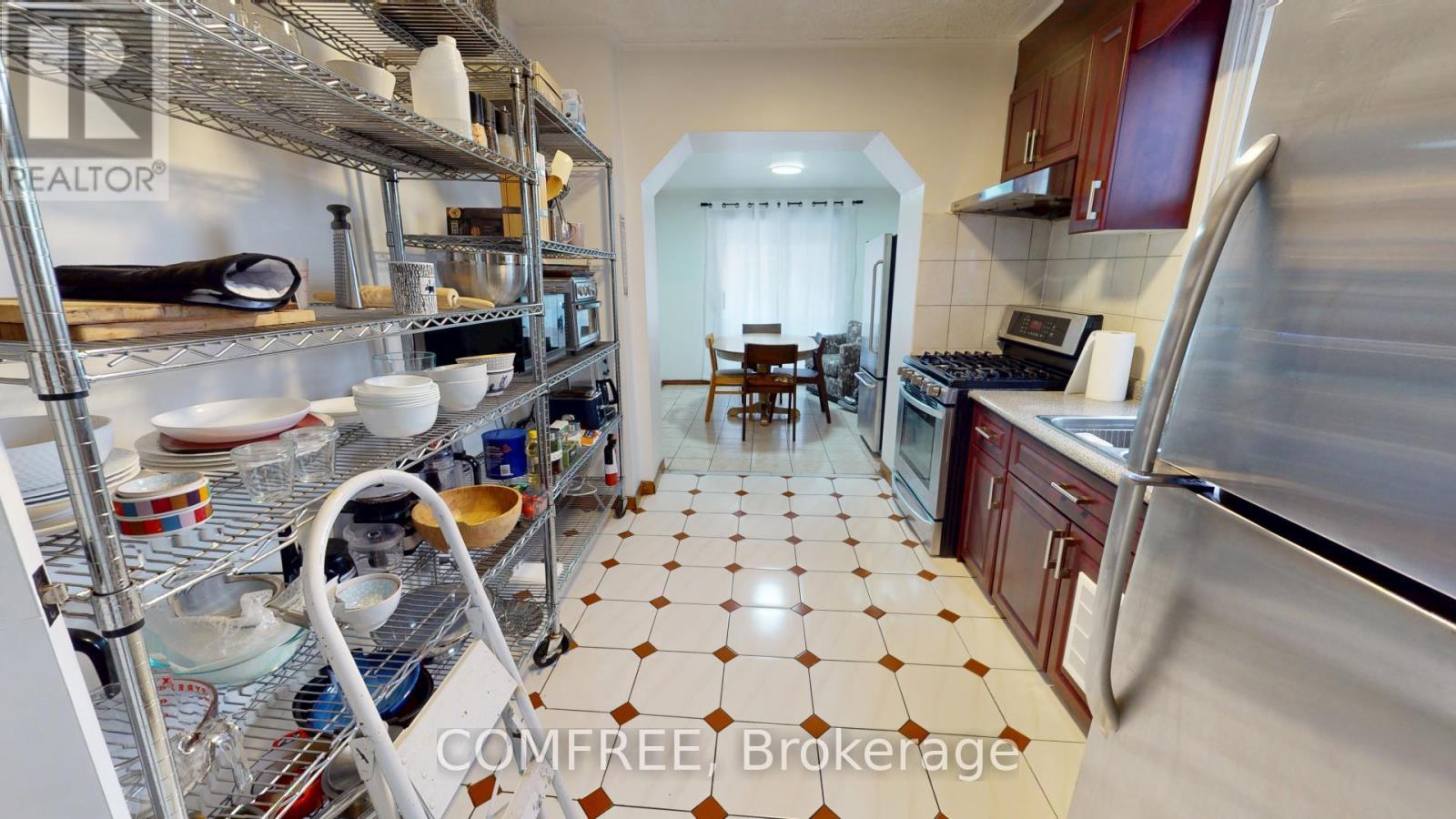 36 Mitchell Avenue, Toronto, Ontario  M6J 1B9 - Photo 7 - C12078201