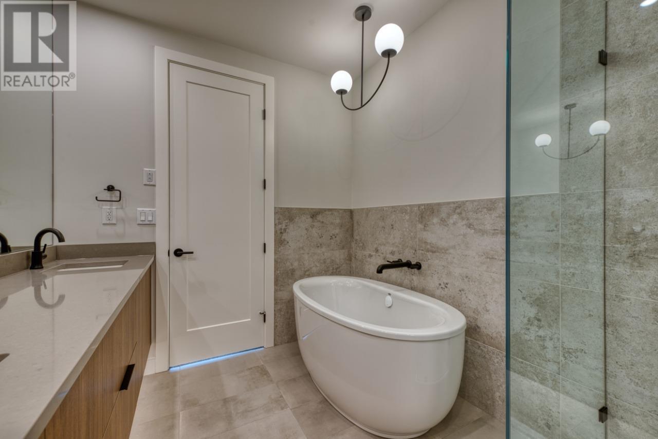 75 Predator Ridge Drive Unit# 202, Vernon, British Columbia  V1H 1G4 - Photo 21 - 10334229